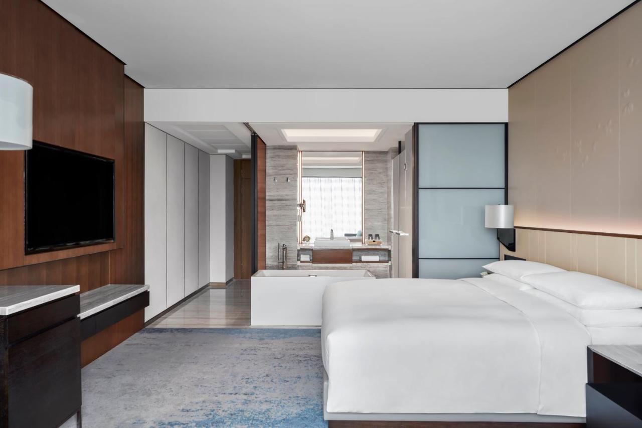 Shanghai Marriott Hotel Pudong South Nanhui Bagian luar foto